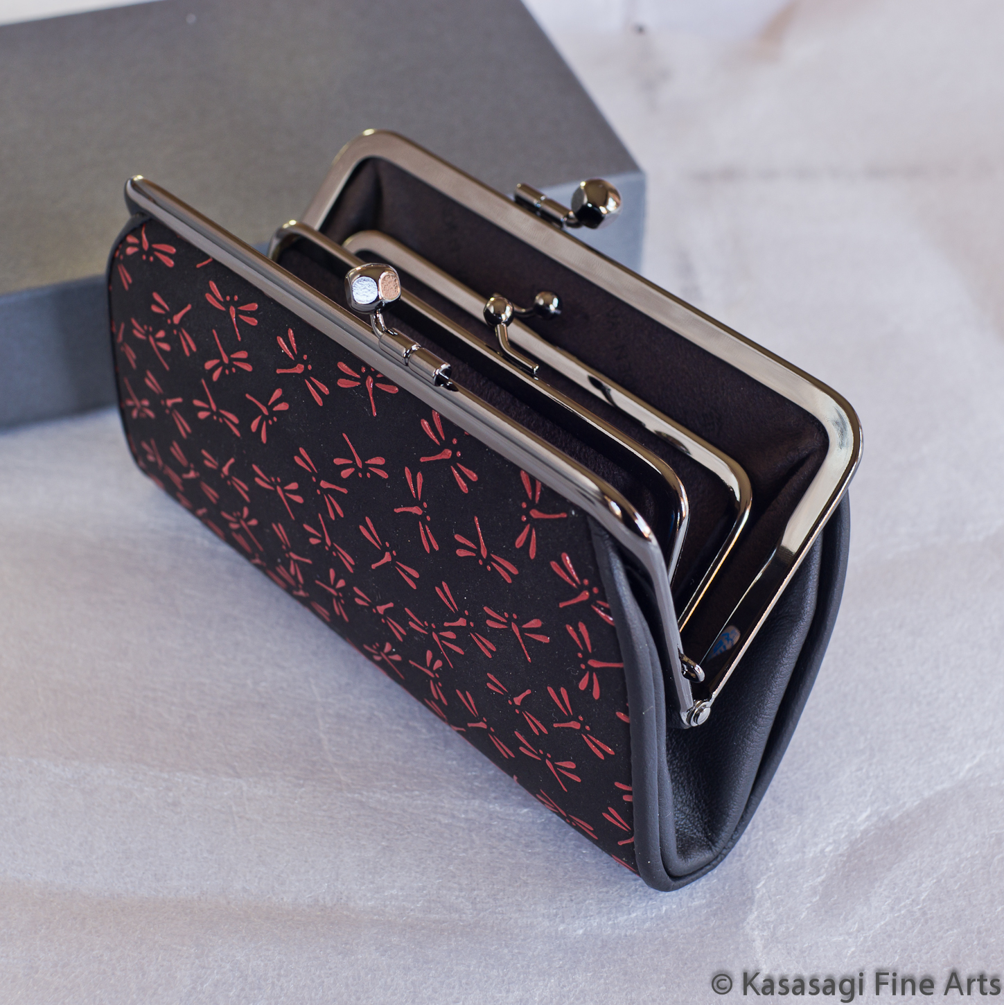 clasp purse